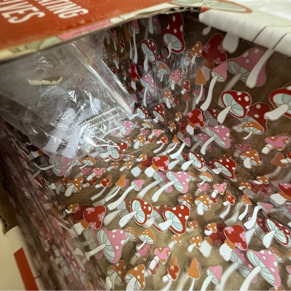 A+J by Aida & Jade Acrylic Floating Wall Shelves –Mushroom Design (Set of 2) NWT - Picture 4 of 8